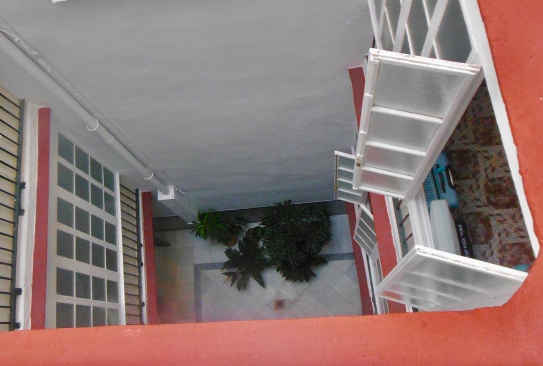 Habitaciones La Pepa Cádiz Buitenkant foto